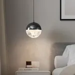 Серия подвесных светильников с LED-источниками света в полусферических рассеивателях с эффектом льда внутри шарообразных плафонов EMMERT Gold