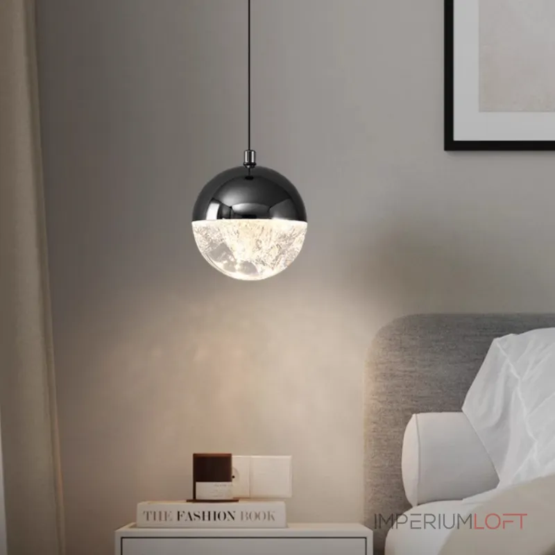 Серия подвесных светильников с LED-источниками света в полусферических рассеивателях с эффектом льда внутри шарообразных плафонов EMMERT Gold Серия подвесных светильников с LED-источниками света в полусферических рассеивателях с эффектом льда внутри шарообразных плафонов EMMERT Gold