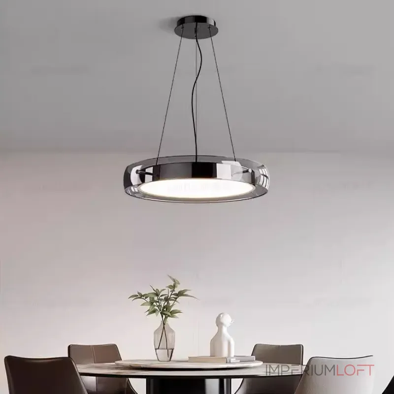 Серия подвесных светодиодных светильников с дисковидным металлическим корпусом, обрамленным стеклянным обручем SCOTT Gold