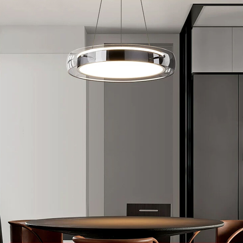 Серия подвесных светодиодных светильников с дисковидным металлическим корпусом, обрамленным стеклянным обручем SCOTT Gold