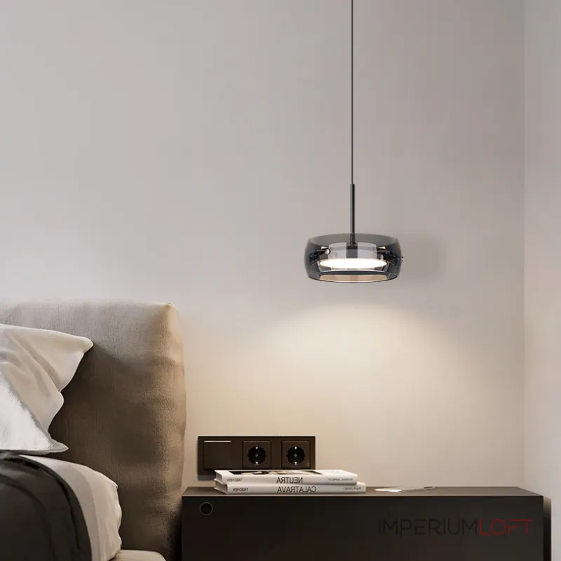 Серия подвесных светодиодных светильников с дисковидным металлическим корпусом, обрамленным стеклянным обручем SCOTT ONE L3 на диске