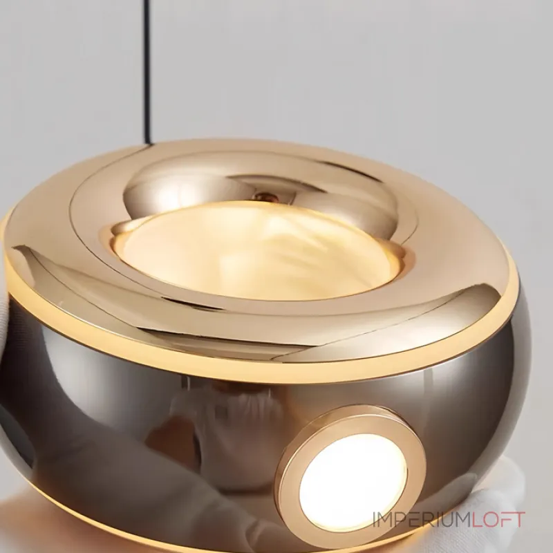 Серия подвесных светильников кольцевой формы с LED-подсветкой по внутреннему контуру и направленным вниз линзированным источников света BOSSE Black
