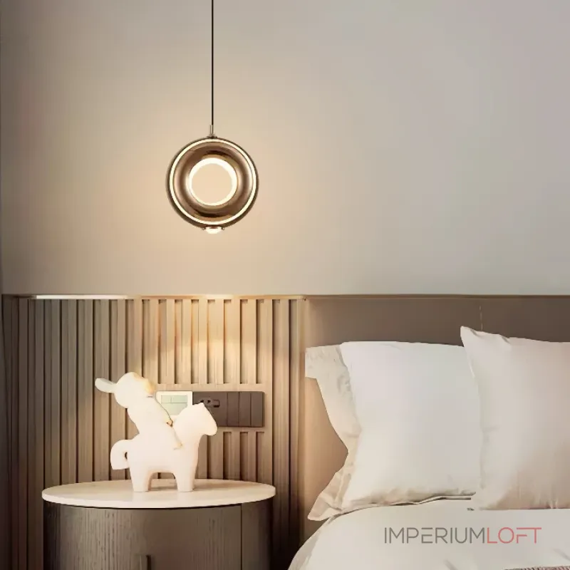 Серия подвесных светильников кольцевой формы с LED-подсветкой по внутреннему контуру и направленным вниз линзированным источников света BOSSE Black