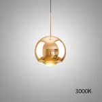 Серия подвесных светильников шарообразной формы с линзированным LED-источником и регулировкой угла наклона TAVE Gold 3000К