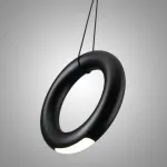 Серия подвесных светильников кольцевой формы с LED-источником в нижней части IMMY M Black