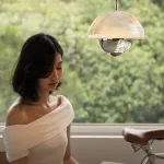 Светодиодный подвесной светильник с рифленым купольным абажуром и двумя источниками света ODLER