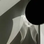 Серия интерьерных настенных светильников, создающих оригинальные световые эффекты за счет поворотного рассеивателя FRIPPE C Silver