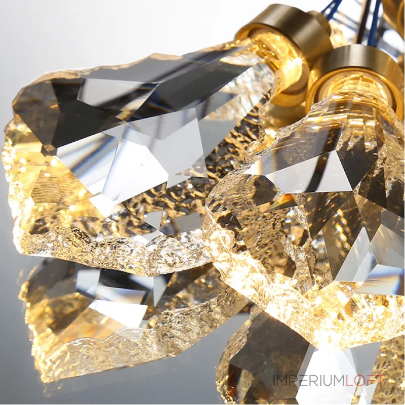 Серия подвесных светильников с кристаллами из улучшенного хрусталя К9 на общей вертикальной стойке GLORIOLE ONE A L13 от ImperiumLoft