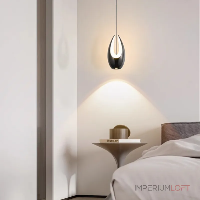 Серия подвесных светильников оригинальной формы с LED-подсветкой по внутреннему контуру и направленным вниз линзированным источников света CAJUS Black