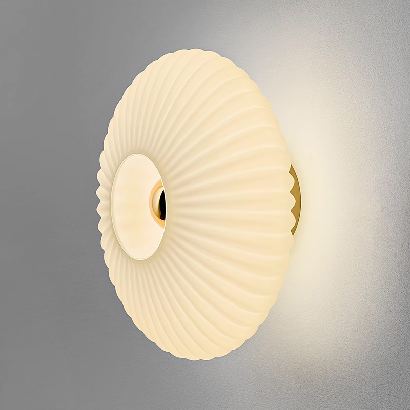 Светодиодный настенный светильник с рельефным плафоном из стекла ADLER White Светодиодный настенный светильник с рельефным плафоном из стекла ADLER White