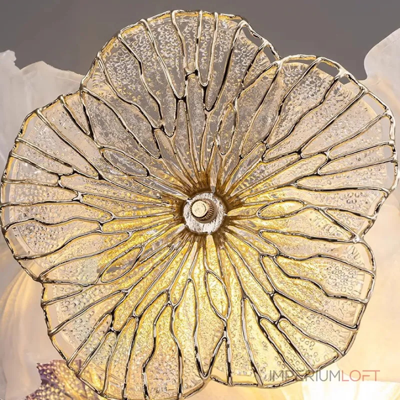 Серия настенных светильников с цветочным декором из металла, прозрачного, матового и градиентно окрашенного стекла ручной работы IVET WALL Purple