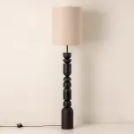 Торшер с фигурной стойкой из высококачественной древесины и цилиндрическим текстильным плафоном WILHARD от ImperiumLoft Торшер с фигурной стойкой из высококачественной древесины и цилиндрическим текстильным плафоном WILHARD от ImperiumLoft