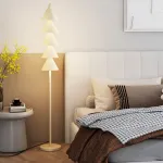 Серия минималистичных светодиодных торшеров в виде стилизованной ёлки из расположенных друг над другом конусов BAUM Cream Серия минималистичных светодиодных торшеров в виде стилизованной ёлки из расположенных друг над другом конусов BAUM Cream