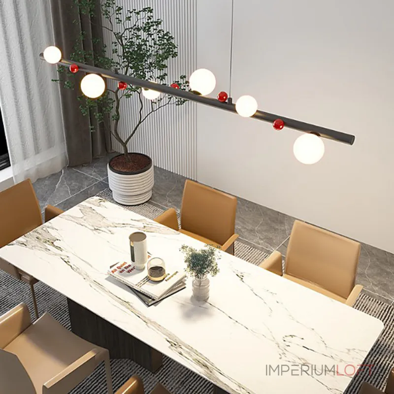 Подвесной рядный светильник с чередующимися белыми шарообразными плафонами и декоративными шариками красного цвета REIK LONG BLACK от ImperiumLoft Подвесной рядный светильник с чередующимися белыми шарообразными плафонами и декоративными шариками красного цвета REIK LONG BLACK от ImperiumLoft