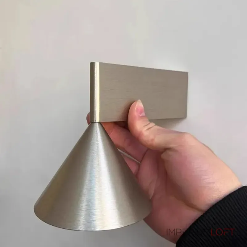 Настенные бра с коническим рассеивателем в минималистичном стиле ARIT Silver ImperiumLoft Настенные бра с коническим рассеивателем в минималистичном стиле ARIT Silver ImperiumLoft