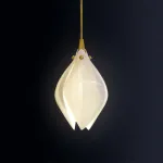 Дизайнерский настенный светильник с подвесным плафоном из нефритового фарфора в форме белого бутона Bud Wall