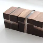 Настенный светильник KONOHA CUBE A Dark Brown с выключателем и вставками из смолы