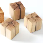 Настенный светильник KONOHA CUBE A Light Brown с проводом с вставками из смолы