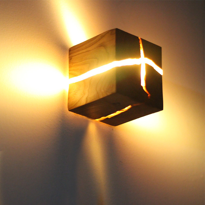 Настенный светильник KONOHA CUBE A Light Brown с проводом с вставками из смолы