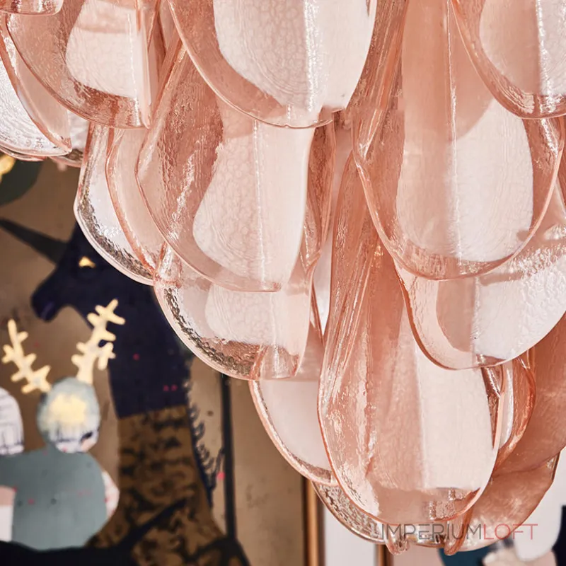 Люстра Veiled Light Pink D55 со стеклянными лепестками