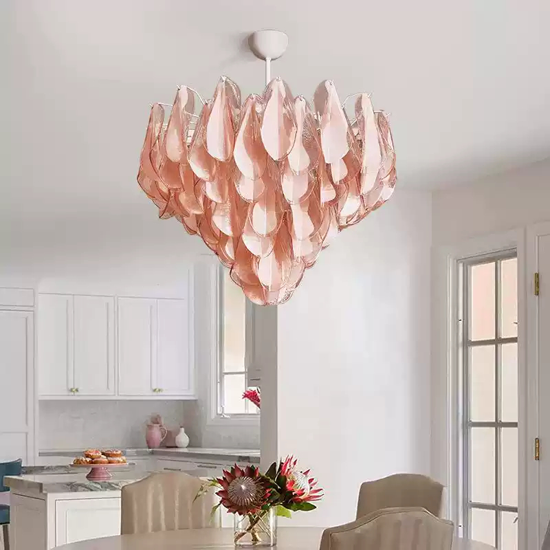 Люстра Veiled Light Pink D55 со стеклянными лепестками