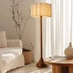Торшер Wooden Serenity с деревянным основанием
