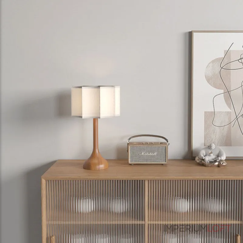 Настольная лампа Wooden Serenity с деревянным основанием