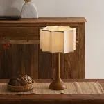 Настольная лампа Wooden Serenity с деревянным основанием