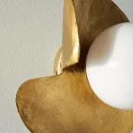 Настенный светильник Golden Nest со стеклянным плафоном в форме шара