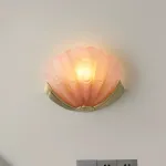Настенный светильник Glass Shell Pink в форме ракушки