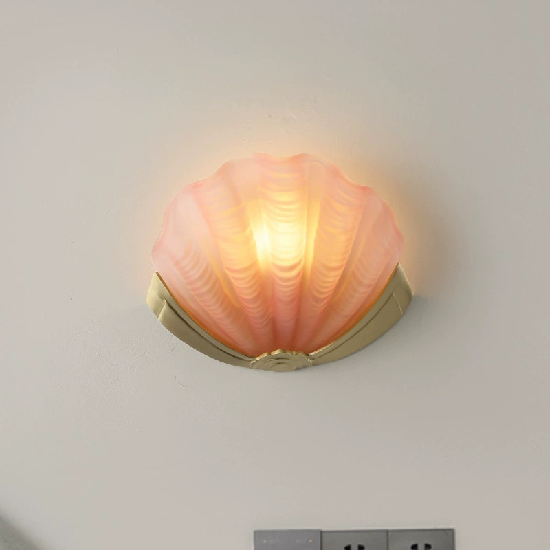 Настенный светильник Glass Shell Pink в форме ракушки