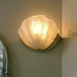Настенный светильник Glass Shell Pink в форме ракушки