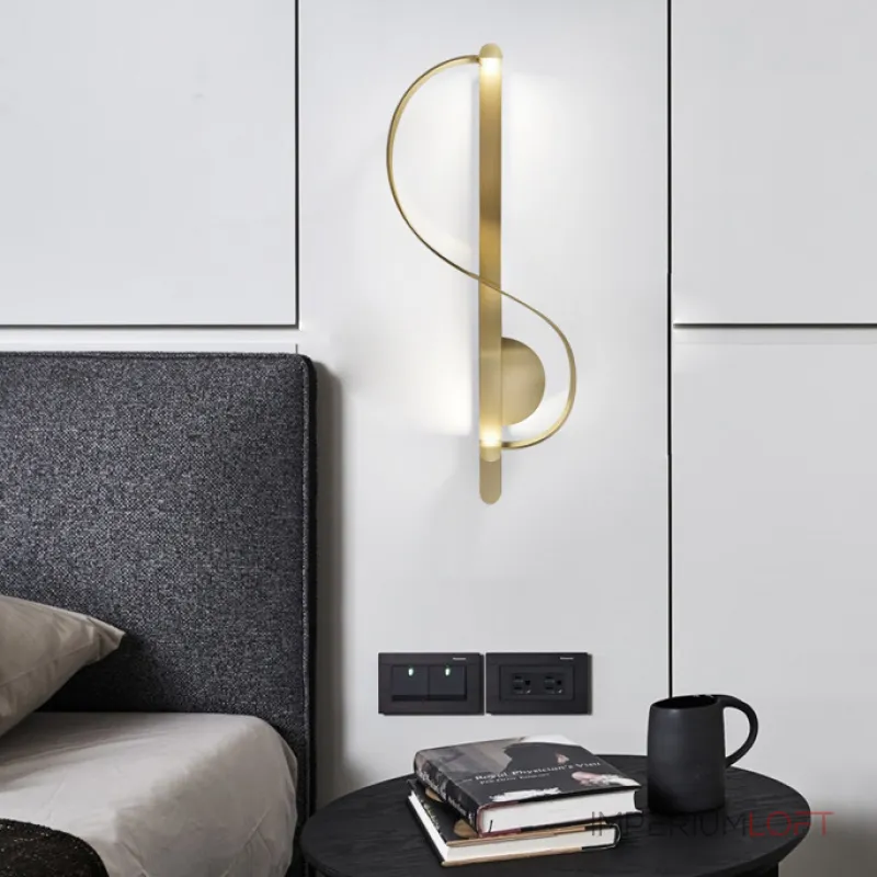 Настенный светильник Swoop Sconce изящной формы от Vinsa
