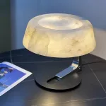 Настольная лампа Sleek Marble с мраморным плафоном от Vinsa