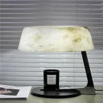Настольная лампа Sleek Marble с мраморным плафоном от Vinsa