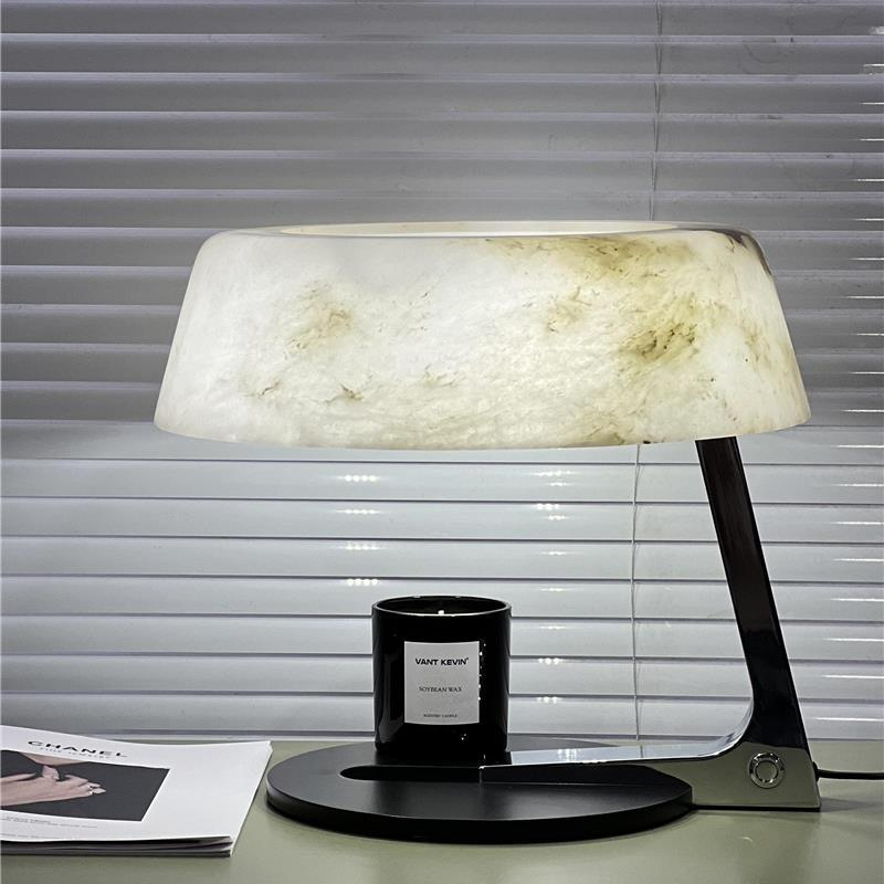 Настольная лампа Sleek Marble с мраморным плафоном от Vinsa