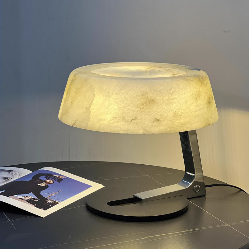 Настольная лампа Sleek Marble с мраморным плафоном от Vinsa