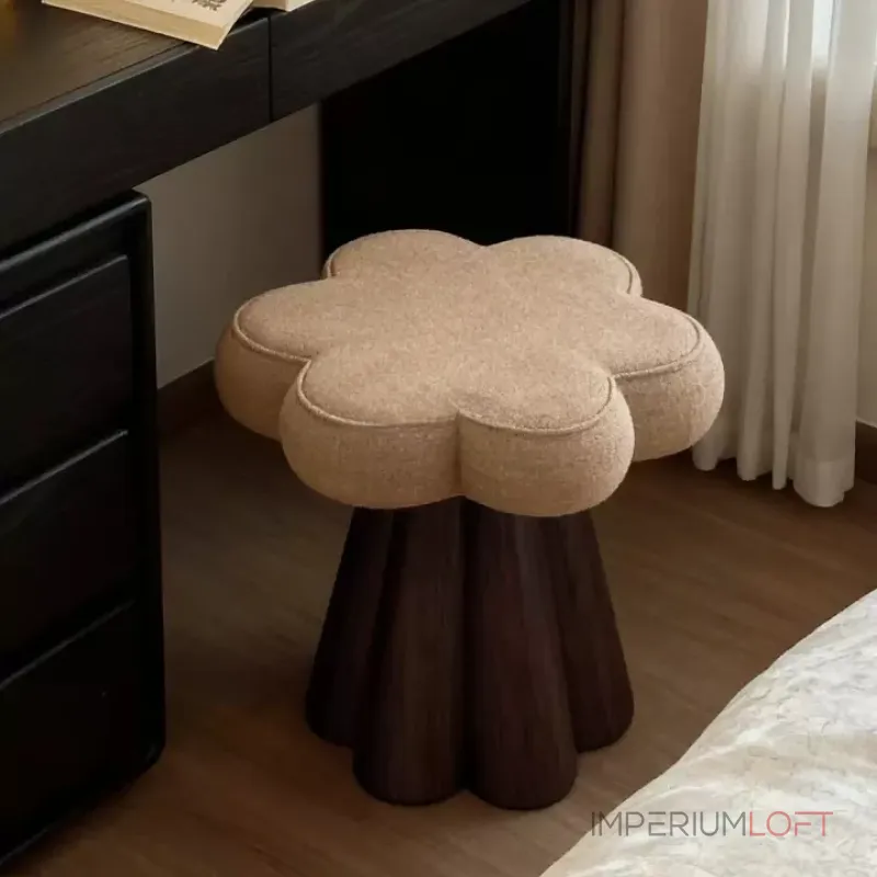 Интерьерный табурет Yulu Petal B из кожи от LaLume