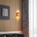 Настенный светильник Elegant Vein Gold H40 с фактурным стеклянным плафоном от Vinsa