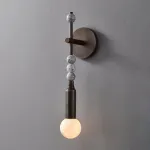 Настенный светильник Tall Marble White с декором из мраморных шаров от Vinsa