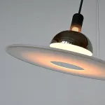 Подвесной светильник FRISBI с оригинальным рассеивателем на плафоне
