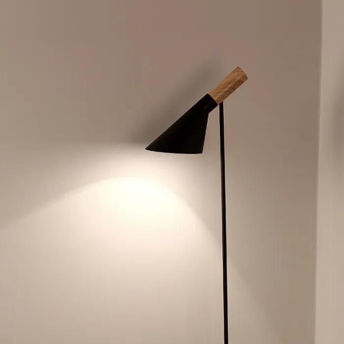 Торшер AJ Floor by Arne Jacobsen for Louis Poulsen Black от ImperiumLoft