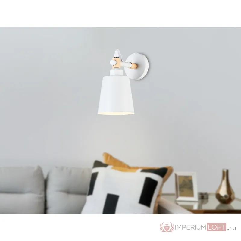 Настенный светильник со сменной лампой Ambrella TRADITIONAL TR82212 от ImperiumLoft