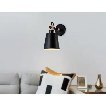 Настенный светильник со сменной лампой Ambrella TRADITIONAL TR82213 от ImperiumLoft