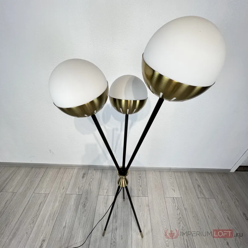 Торшер Caracas Tripod Floor Lamp от ImperiumLoft