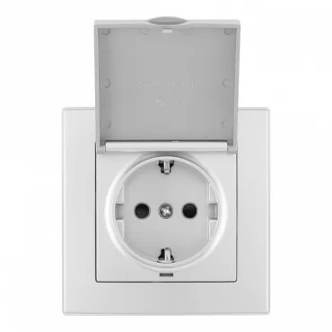 Комплект розетки с заземлением и шторками Arte Milano SET06-1-41-1 silver