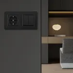 Выключатель двухклавишный с розеткой, заземлением, шторками Arte Milano SET16-2-40-1-30-2 black от ImperiumLoft