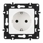 Розетка с заземлением и шторками, 16A 250V 217.40-1.white