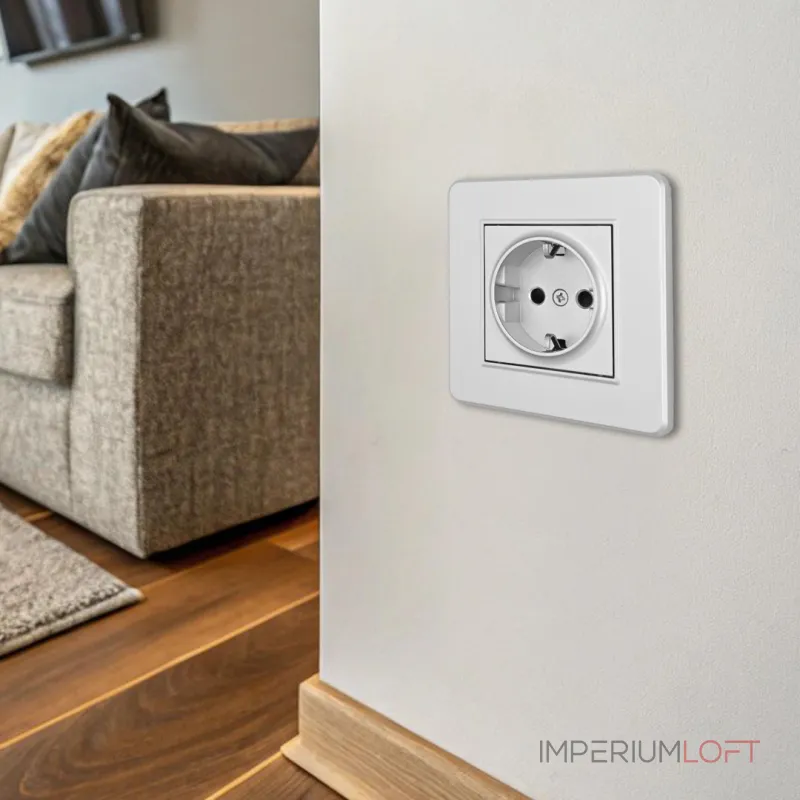 Комплект розетки с заземлением, шторками, рамкой однопостовой Arte Milano SET16-1-40-1 silver от ImperiumLoft