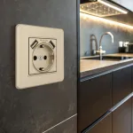 Комплект розетки с заземлением, шторками, рамкой однопостовой + 2 USB Arte Milano SET16-1-47-1 shampan от ImperiumLoft